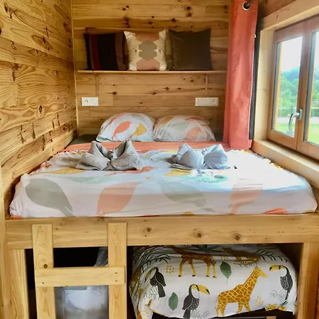 Baie Normandie Tiny House Isolee , Chauffee, 40min Mt St Michel 30min Draps Serviettes Holiday home