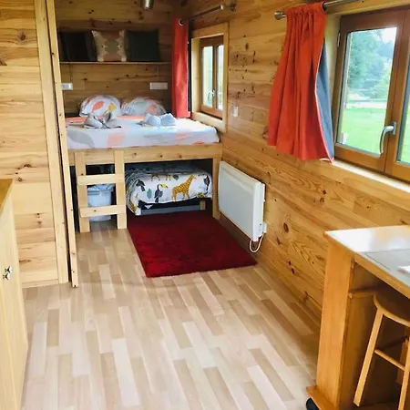 Baie Normandie Tiny House Isolee , Chauffee, 40min Mt St Michel 30min Draps Serviettes Holiday home
