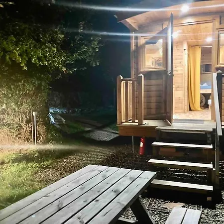 Baie Normandie Tiny House Isolee , Chauffee, 40min Mt St Michel 30min Draps Serviettes Holiday home *