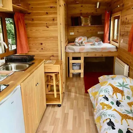 Baie Normandie Tiny House Isolee , Chauffee, 40min Mt St Michel 30min Draps Serviettes Holiday home
