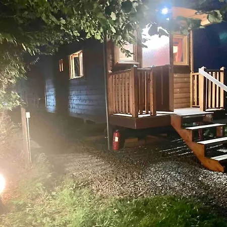 Baie Normandie Tiny House Isolee , Chauffee, 40min Mt St Michel 30min Draps Serviettes Holiday home *